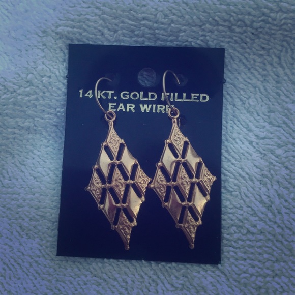 Gold earrings - Picture 1 of 1